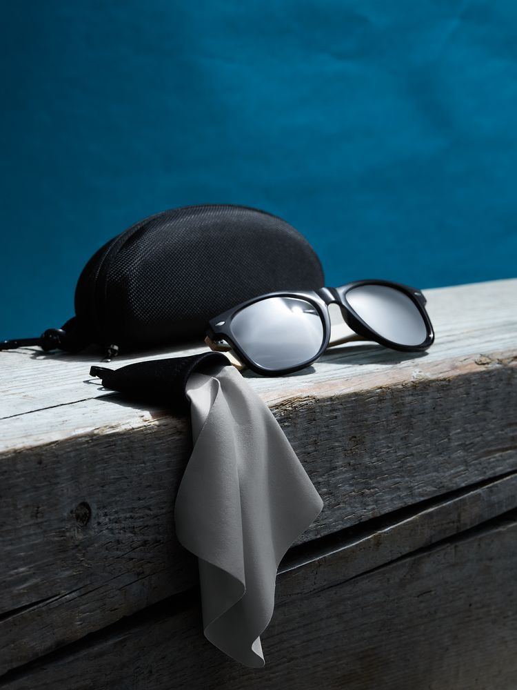 Очищающая салфетка Specta, серая с черным