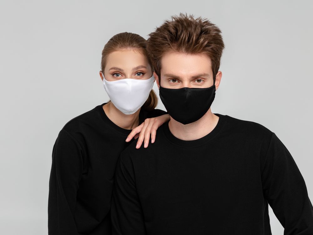 Маска для лица, черная